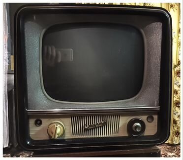 Антикварный телевизор 