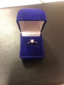 Кольцо из белого золота с бриллиантам