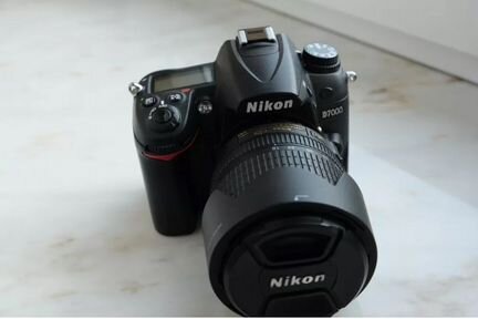 Продам Nikon D7000 18-105VR Kit
