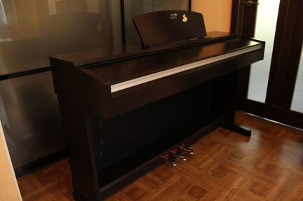 Цифровое пианино Ямаха YDP - 135 R