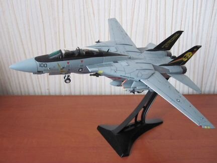 Модель истребителя F-14D Tomcat 1:72
