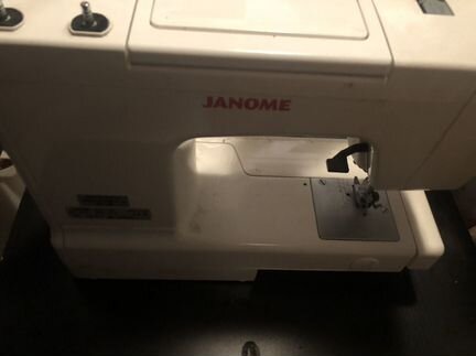 Швейная машинка janome q23