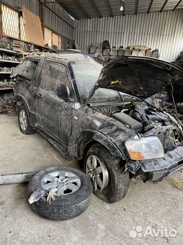 В разборе Mitsubishi Pajero 3 2005 3.2