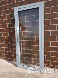 Дверь алюминиевая стеклянная