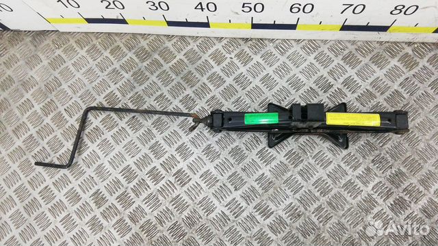 Домкрат на KIA Sorento 1