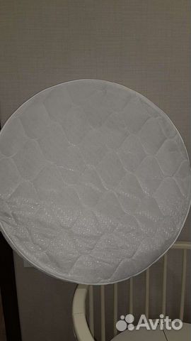 В кроватку детскую