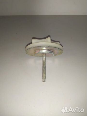 Болт крепления запаски Nissan Qashqai 2008