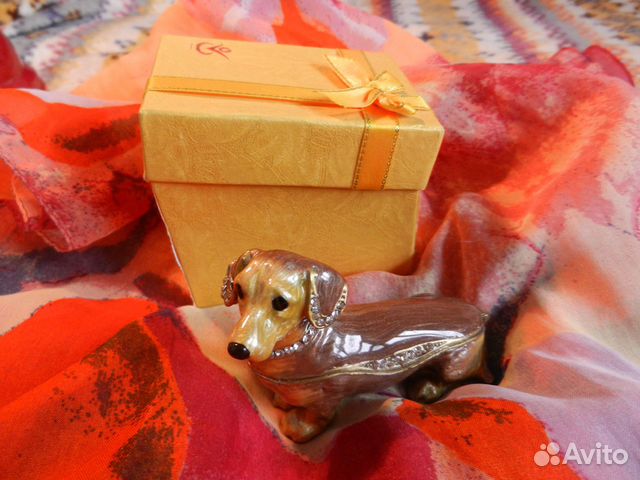 Статуэтка - шкатулка собака такса новая