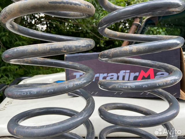 Пружины задние Ленд Ровер Дефендер