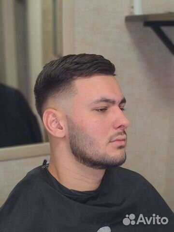 Барбер-парикмахер, мужские стрижки