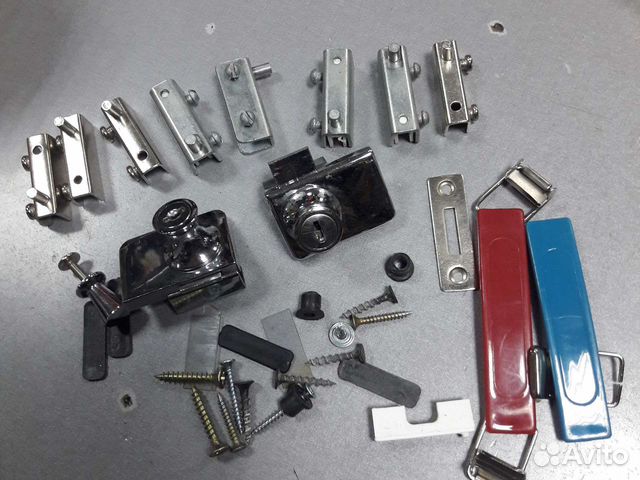 Фурнитура от стеклянных дверей