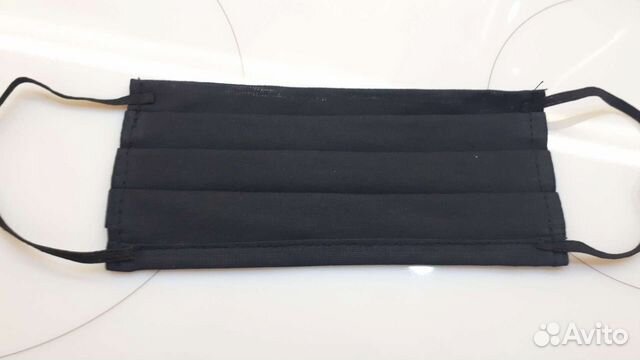 Маски черные и белые