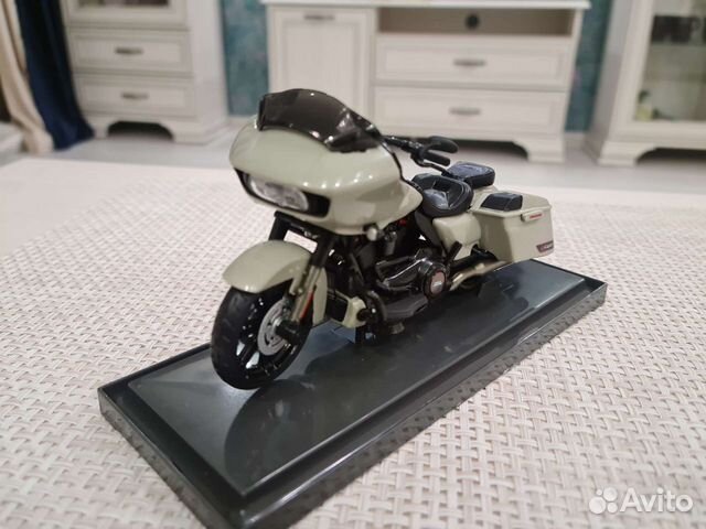 Harley-Davidson CVO Road Glide 1:18 Maisto