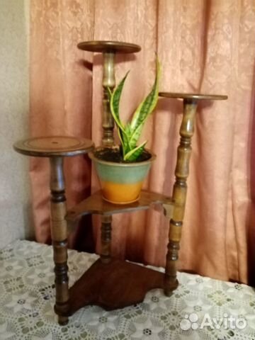 Подставка под цветы. Дерево