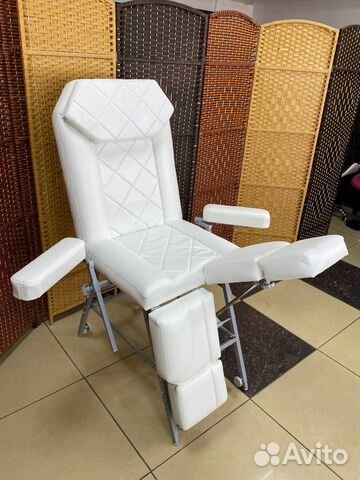 Педикюрно-косметологическое кресло