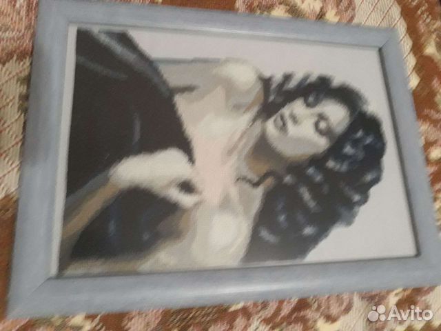 Вышитая картина Соблазн в рамке. Новая