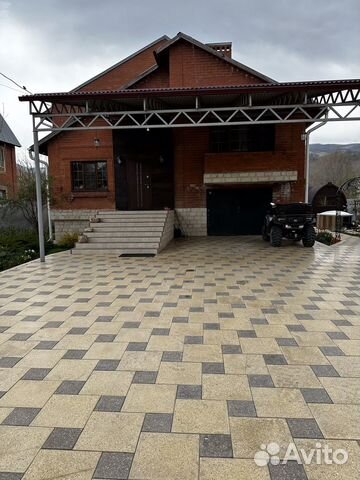 

Коттедж 280 м² на участке 8 сот.