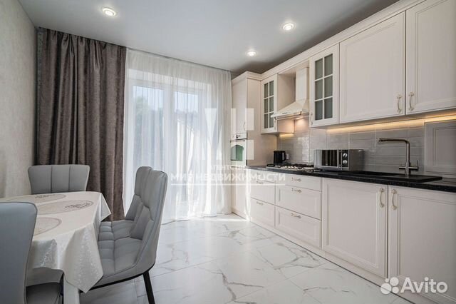 

2-к. квартира, 70 м², 3/9 эт.
