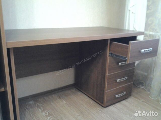 Компьютерный стол для школьника Компьютерный стол для школьника