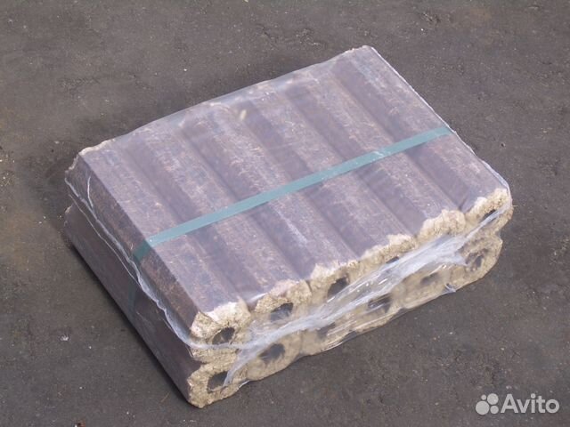 Евродрова Pini Kay (бруски с отверстием) Евродрова Pini Kay (бруски с отверстием)