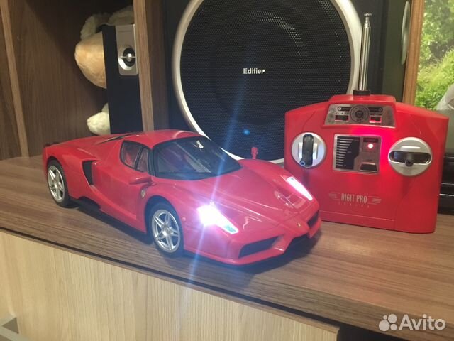 Машина радио Ferrari на дистанционном управлении