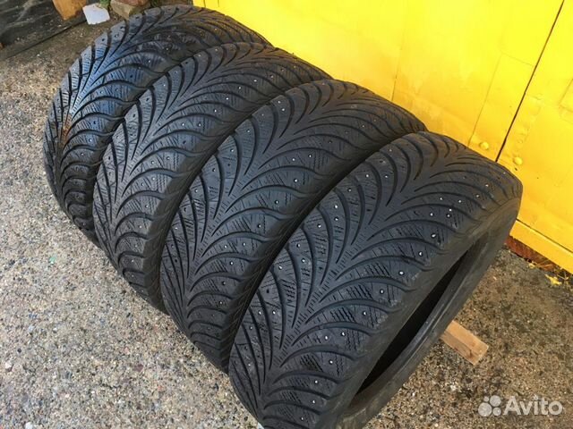 Шины 215 65 R16 б/у зимние шипованные Goodyear