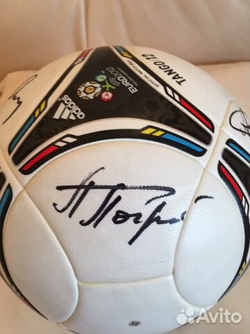 Футбольный мяч с автографами Adidas Uefa Euro 2012