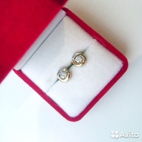 Новые золотые серьги с бриллиантами, 2х0.27, 750 Новые золотые серьги с бриллиантами, 2х0.27, 750