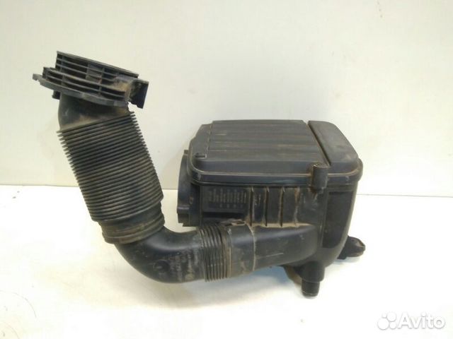 Корпус воздушного фильтра передний Volkswagen