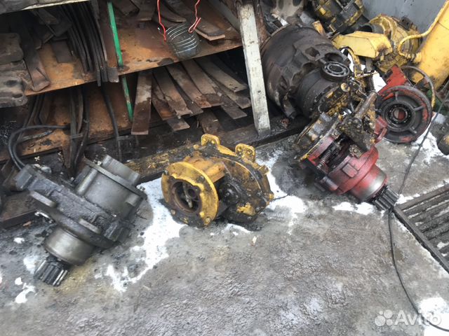 Поворотный редуктор автокрана Поворотный редуктор автокрана