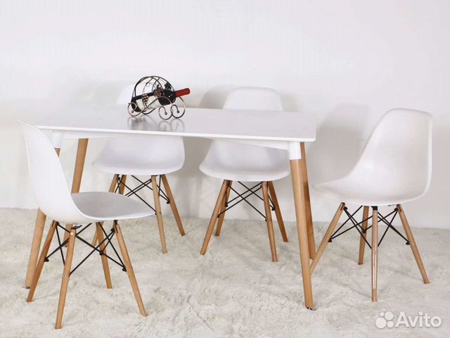 Стол и стулья