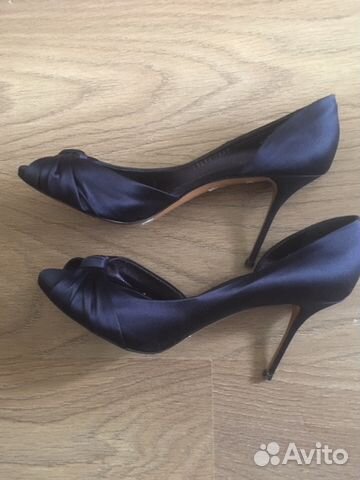 Продам туфли Casadei новые (синий шелк, 39 размер)