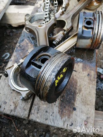 Комплект поршней с шатунами на мотор VAG/2.3 AGZ