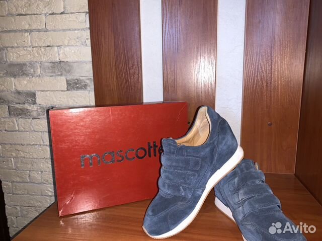 Кроссовки