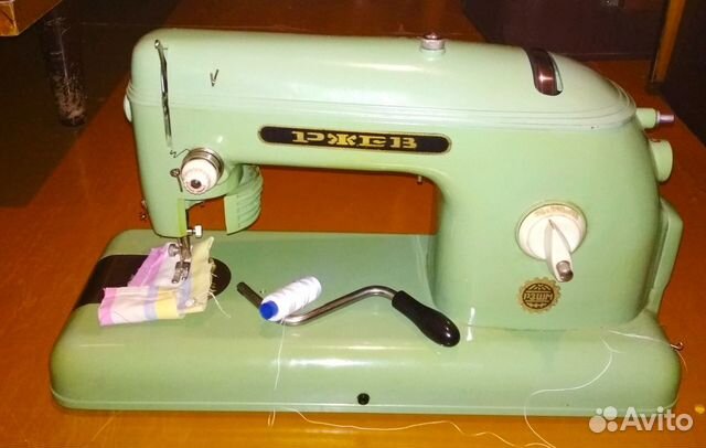 Швейная машинка Ржев 1962. Машинка швейная 1962 года 97 а классика. Швейная машина Ржев ,Волга Тула различия. Швейная машинка ржев