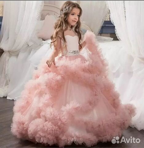 Платье нарядное новое 5-8 лет Платье нарядное новое 5-8 лет