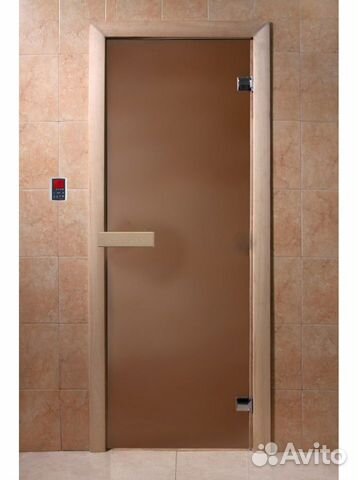 Дверь стеклянная для бани