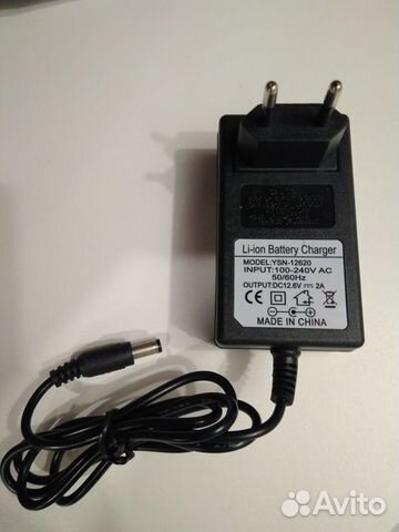 Зарядное устройство 12,6 В (для шуруповертов 12 В)