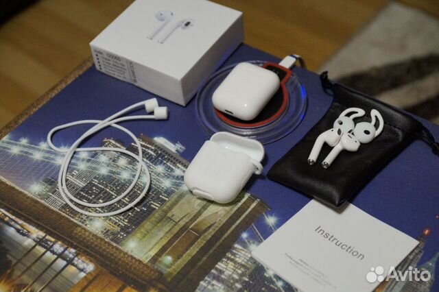 Apple AirPods Apple AirPods