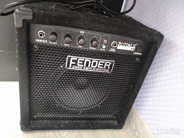Комбоусилитель для бас-гитары Fender Rumble 15 Com Комбоусилитель для бас-гитары Fender Rumble 15 Com