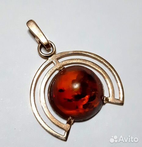 Золотой кулон с янтарем СССР