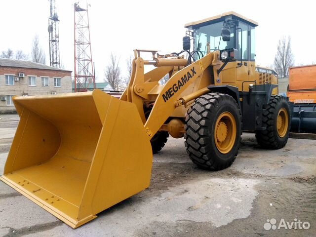 Фронтальный погрузчик MegaMax GL 400H