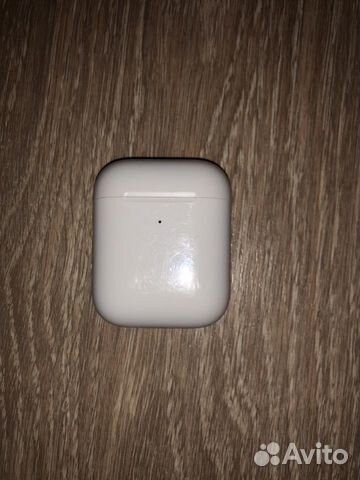 AirPods 2 (с беспроводной зарядкой)