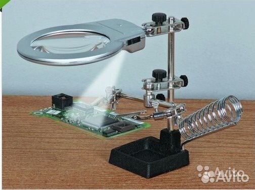 Увеличительное стекло третья рука