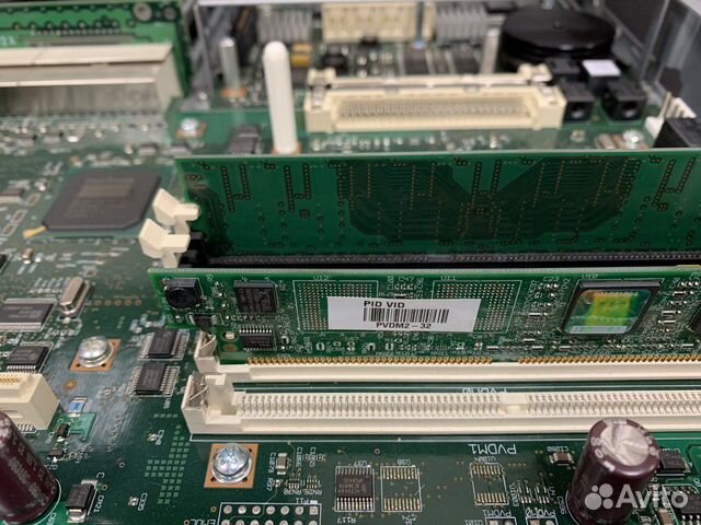 Маршрутизатор Cisco 2811 Маршрутизатор Cisco 2811