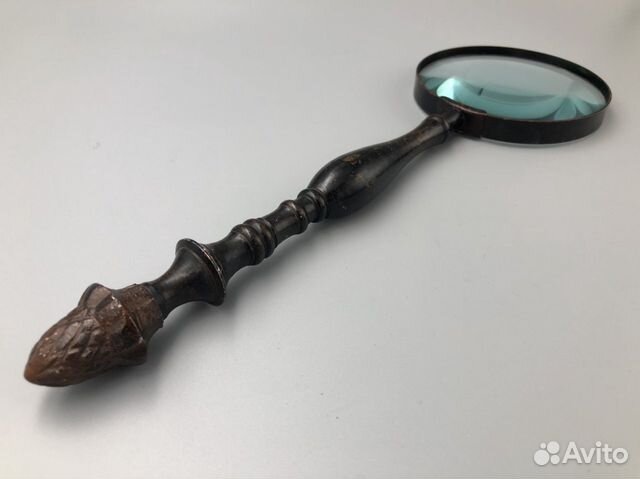 Огромная старинная лупа Огромная старинная лупа