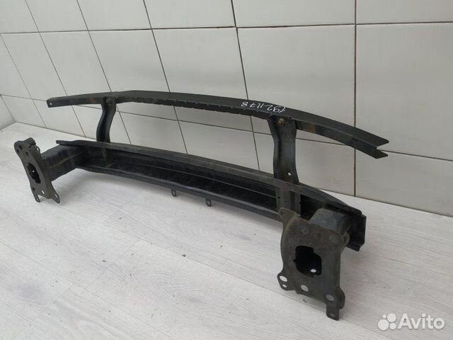 Усилитель переднего бампера 3C0807093 VW Passat (B