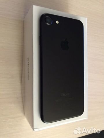 Телефон iPhone 7 32Gb black mat