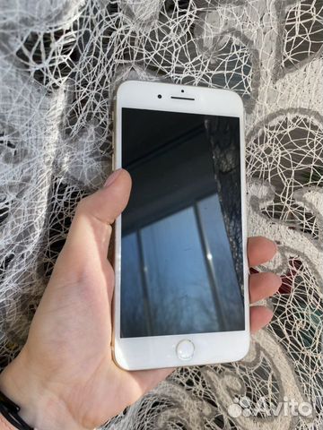 Телефон iPhone