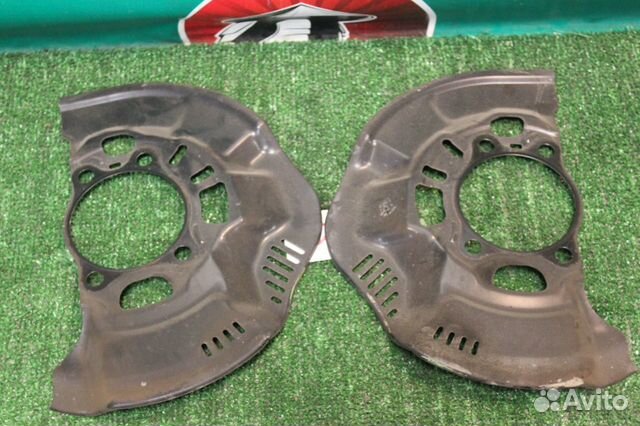 Пыльник тормозного диска передний Toyota Auris Пыльник тормозного диска передний Toyota Auris